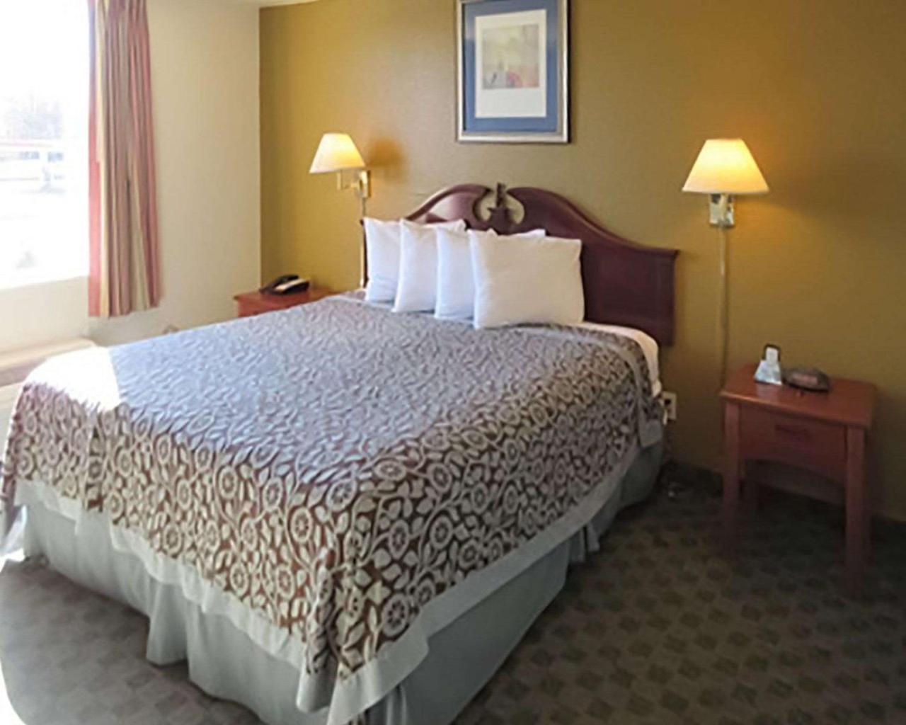 Rose City Inn & Suites 泰勒 外观 照片